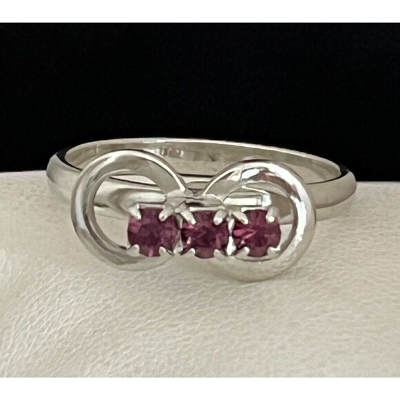 Vintage Costume Ring Silver Tone Prong Set Rhinestones Mid Century Modern 4J - Picture 3 of 3